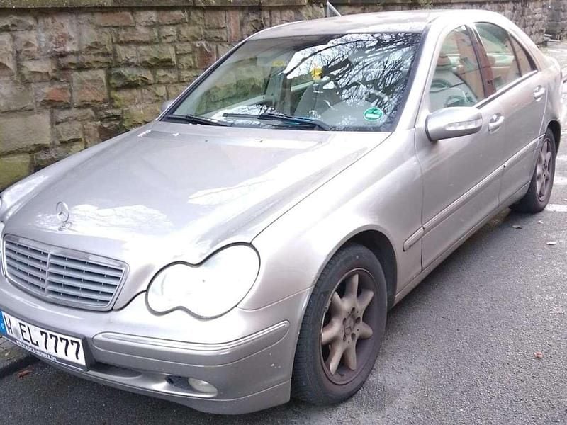 Gebraucht Mercedes C180 143 PS (105 kW) 2004 Silber Limousine