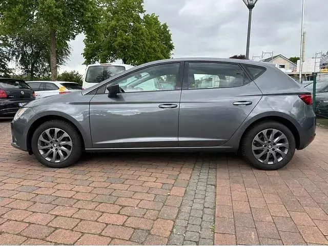Gebraucht Seat Leon I-Tech 110 PS (80 kW) 2015 "pirineos" grau Kleinwagen