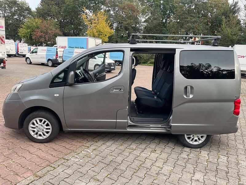 Grau Gebraucht 2012 Nissan NV200 Premium Edition Van | 7.880 € (Etwas zu teuer) - Bild 1/4