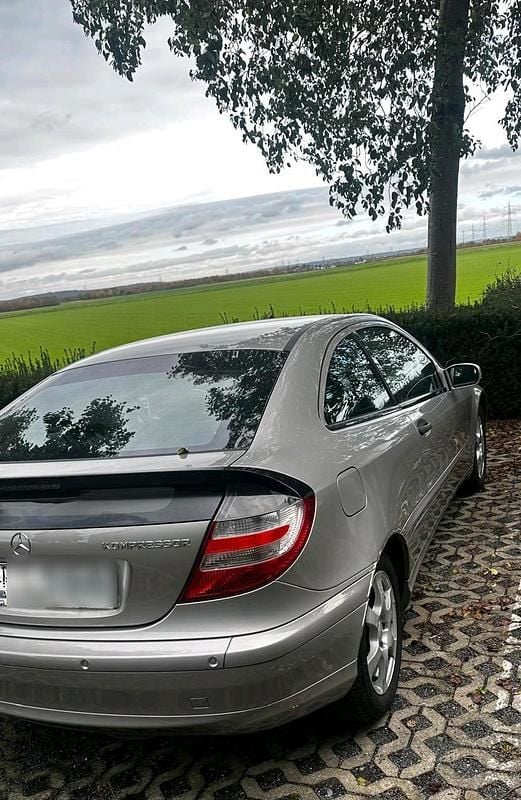 Gebraucht Mercedes C180 143 PS (105 kW) 2006 Grau Coupé