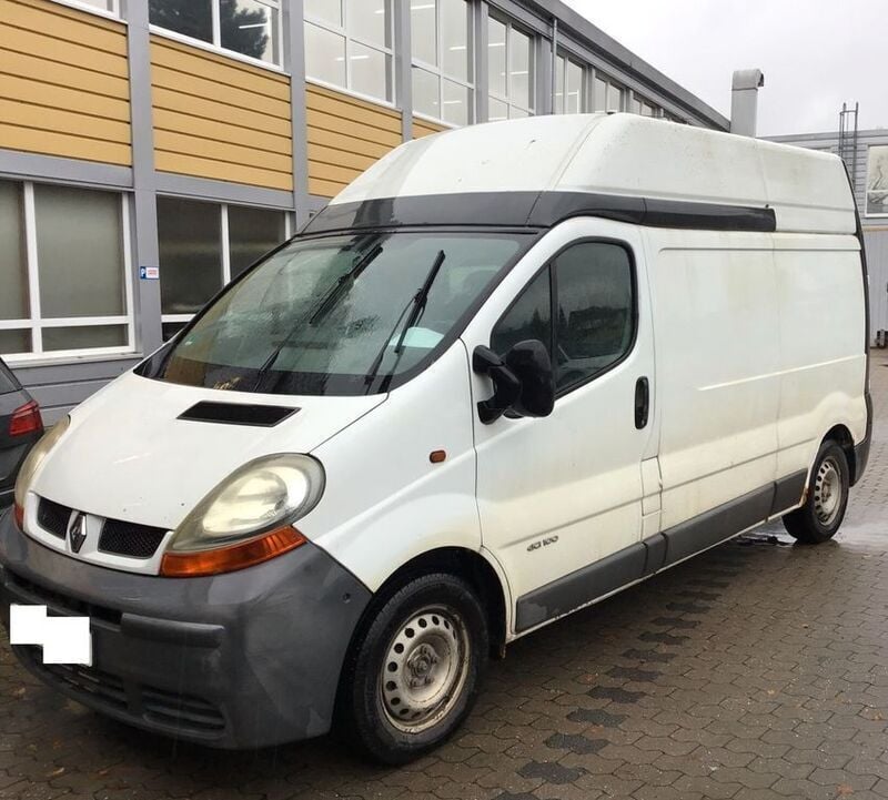 Weiß Gebraucht 2005 Renault Trafic Van | 1.900 € - Bild 1/4