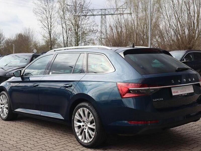 Gebraucht Skoda Superb Style 200 PS (147 kW) 2022 Blau Kombi