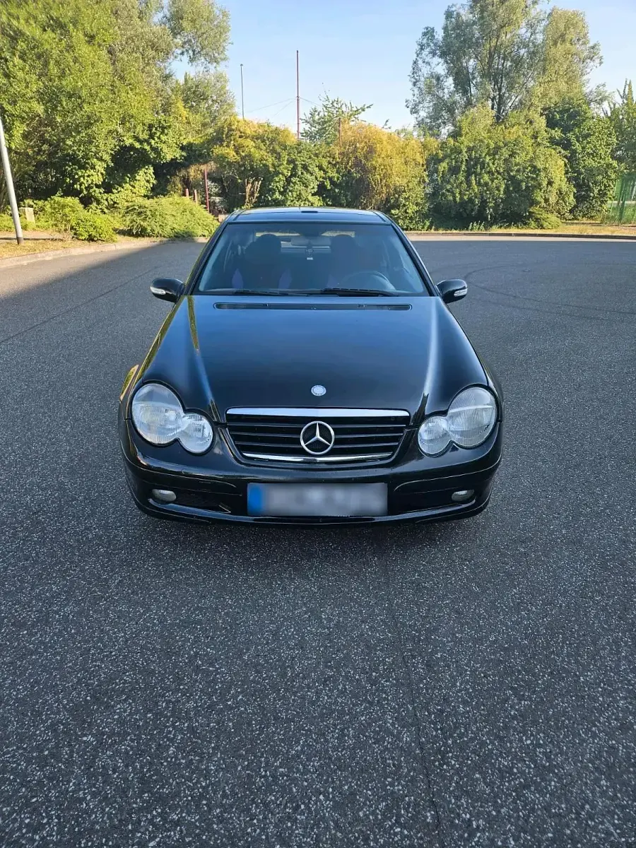 Gebraucht Mercedes C180 140 PS (102 kW) 2004 Schwarz Coupé