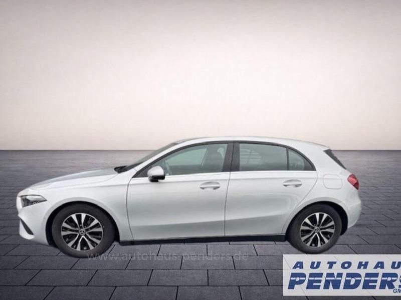 Gebraucht Mercedes A200 Progressive 177 PS (130 kW) 2023 Silber Limousine