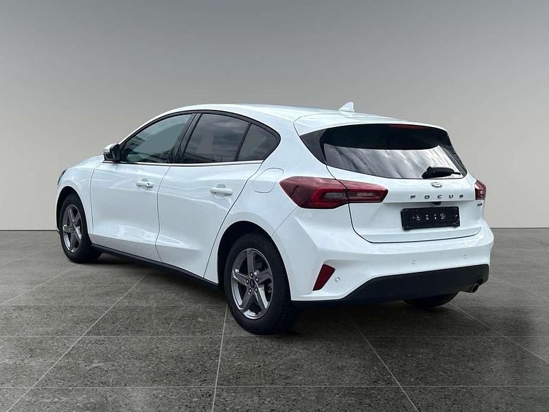 Gebraucht Ford Focus Style 125 PS (91 kW) 2023 Frozen white Limousine