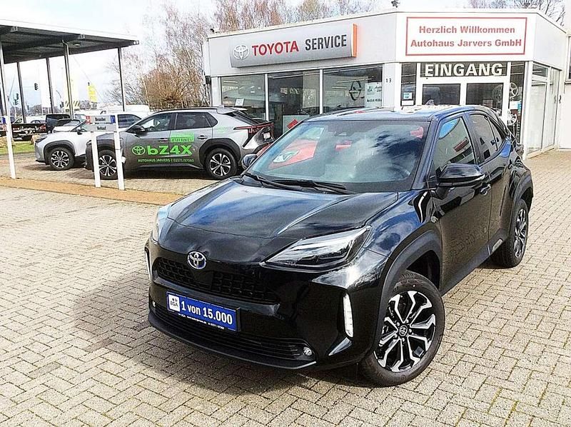 Mysticschwarz mica Neu 2025 Toyota Yaris Cross SUV | 26.950 € (Superpreis) - Bild 1/4