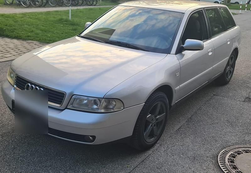 Silber Gebraucht 1999 Audi A4 Kombi | 2.799 € (Etwas zu teuer) - Bild 1/4