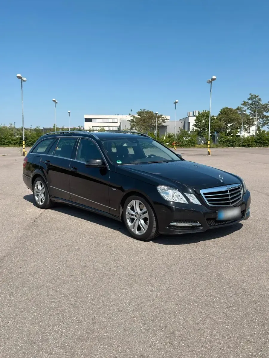 Gebraucht Mercedes E250 204 PS (150 kW) 2011 Schwarz Kombi