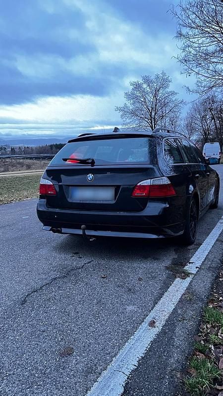 Gebraucht BMW 525 198 PS (145 kW) 2010 Schwarz Kombi