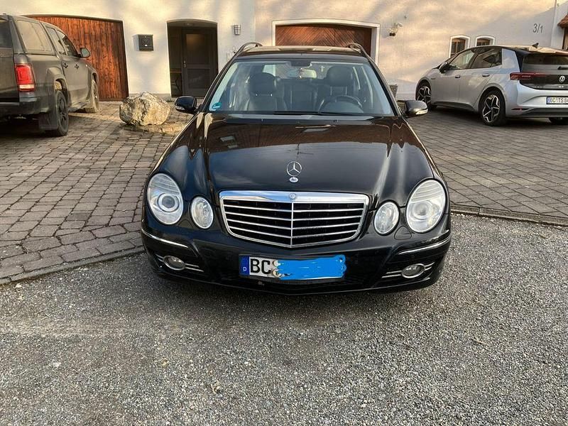 Gebraucht Mercedes E200 Avantgarde 184 PS (135 kW) 2007 Schwarz Limousine