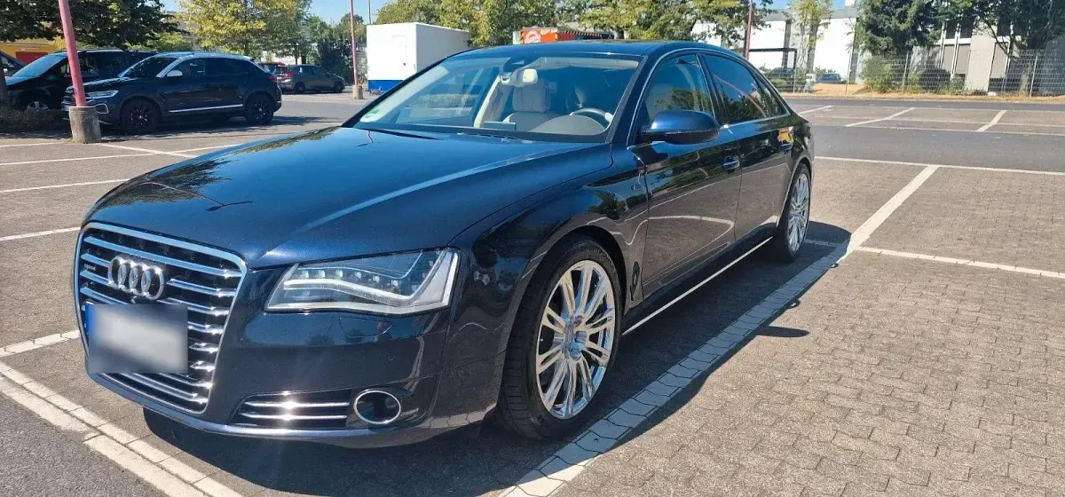 Gebraucht Audi A8L Ambiente 351 PS (258 kW) 2012 Blau Limousine