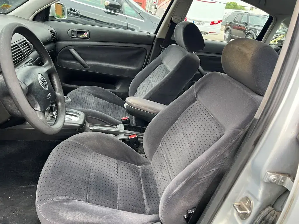 Gebraucht VW Passat 125 PS (91 kW) 2000 Silber Limousine