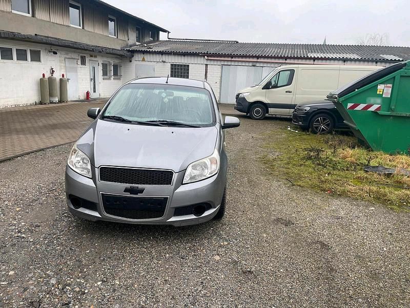 Gebraucht Chevrolet Aveo 88 PS (64 kW) 2010 Grau Kleinwagen