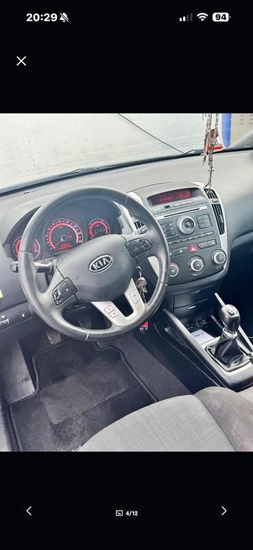 Gebraucht Kia ProCeed 126 PS (92 kW) 2011 Schwarz Kleinwagen