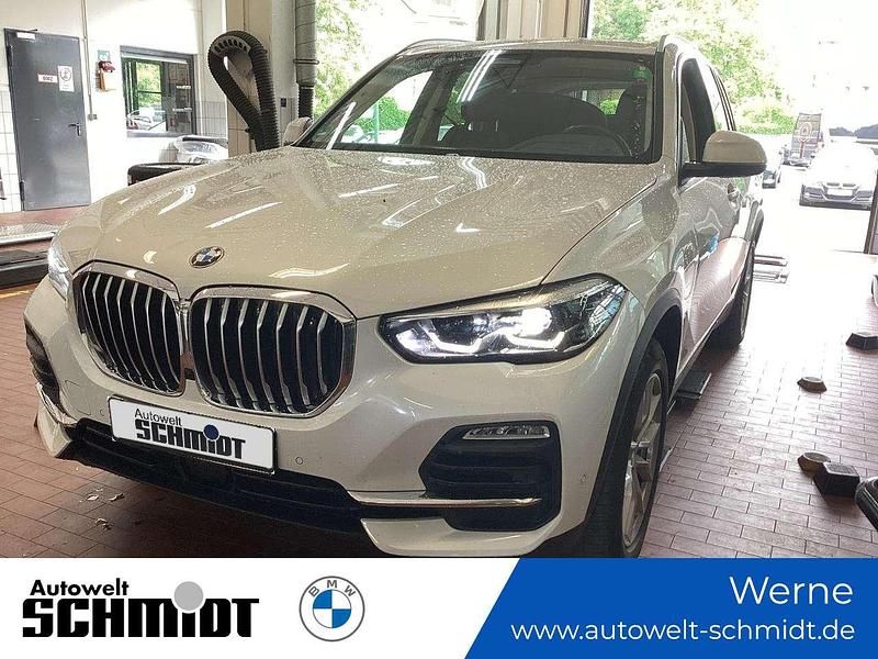 Mineralweiß metallic Gebraucht 2020 BMW X5 SUV | 41.890 € (Guter Preis) - Bild 1/1