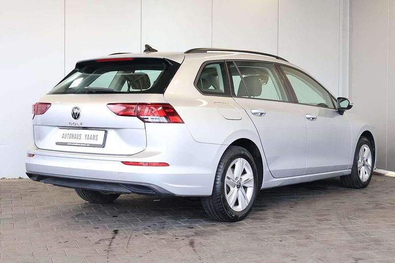 Gebraucht VW Golf VIII Life 150 PS (110 kW) 2022 Silber Kombi