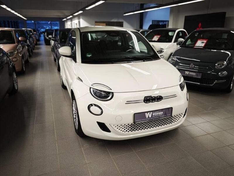 Gebraucht Fiat 500e 86 kW (118 PS) 2023 Arktis weiß) (weiss Kleinwagen