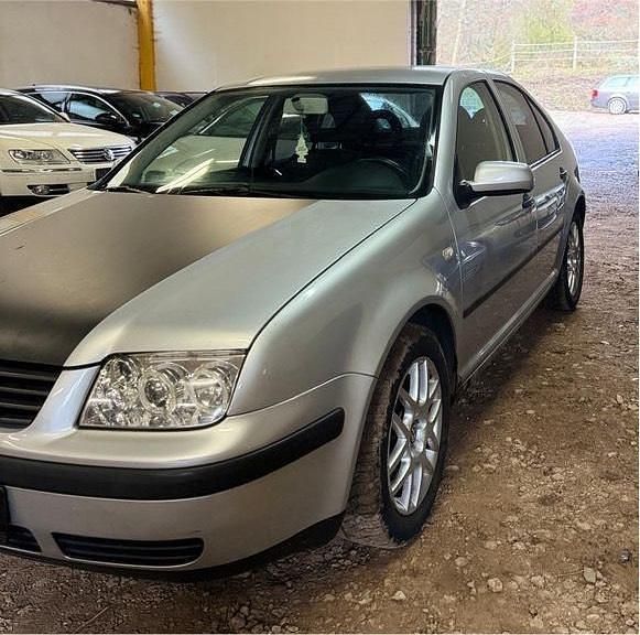 Gebraucht VW Bora 116 PS (85 kW) 2001 Silber Limousine