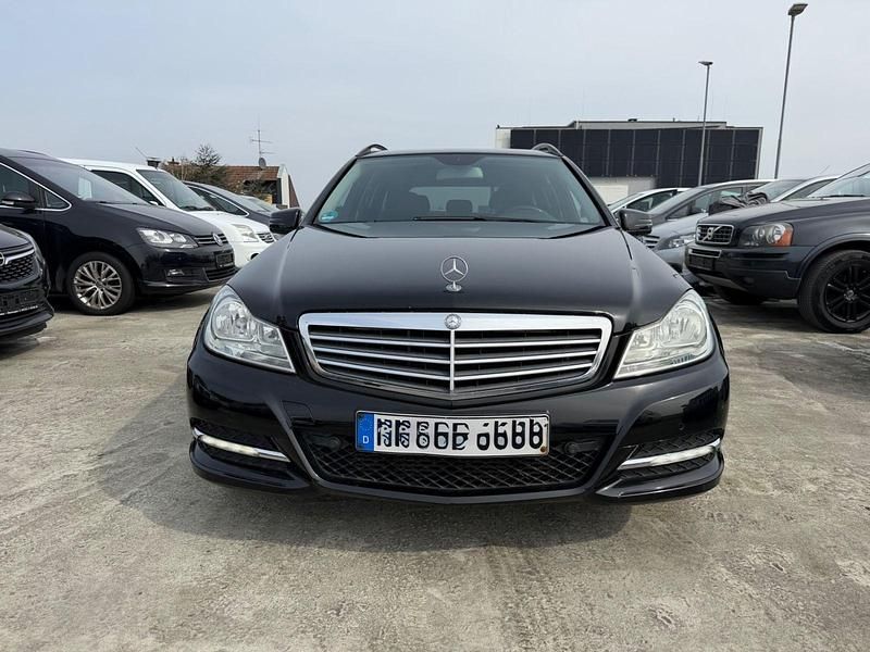Gebraucht Mercedes C180 120 PS (88 kW) 2012 Schwarz Kombi