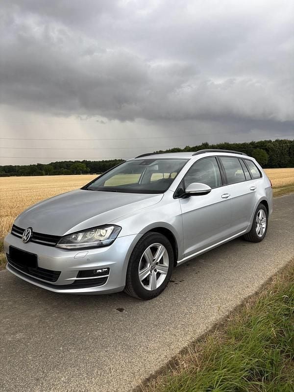 Andere außenfarben Gebraucht 2016 VW Golf VII Kombi | 13.500 € - Bild 1/4