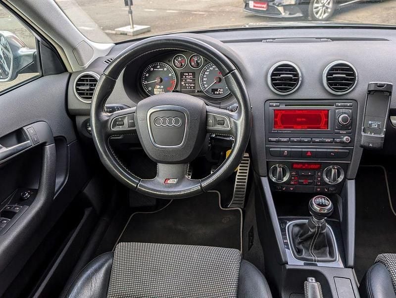 Gebraucht Audi S3 Comfort 265 PS (194 kW) 2010 Grau Kleinwagen