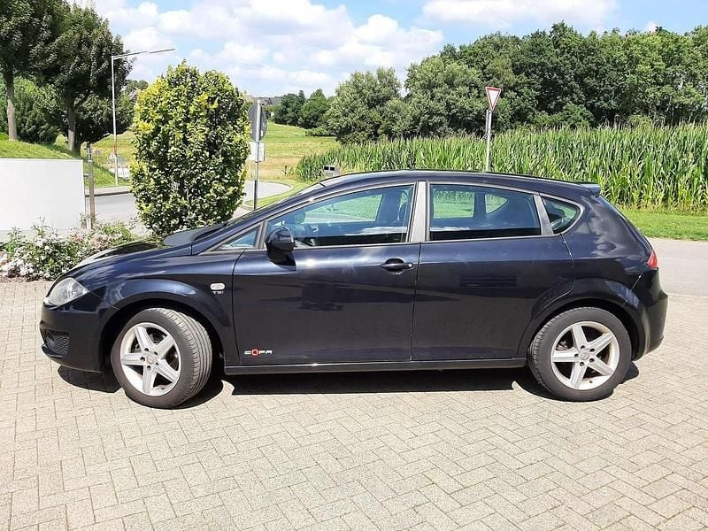 Schwarz Gebraucht 2013 Seat Leon Copa Limousine | 3.800 € (Superpreis) - Bild 1/4
