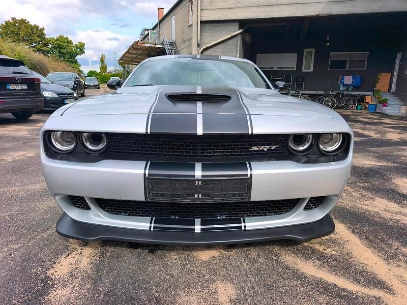 Grau Gebraucht 2016 Dodge Challenger Coupé | 36.750 € (Etwas zu teuer) - Bild 1/4