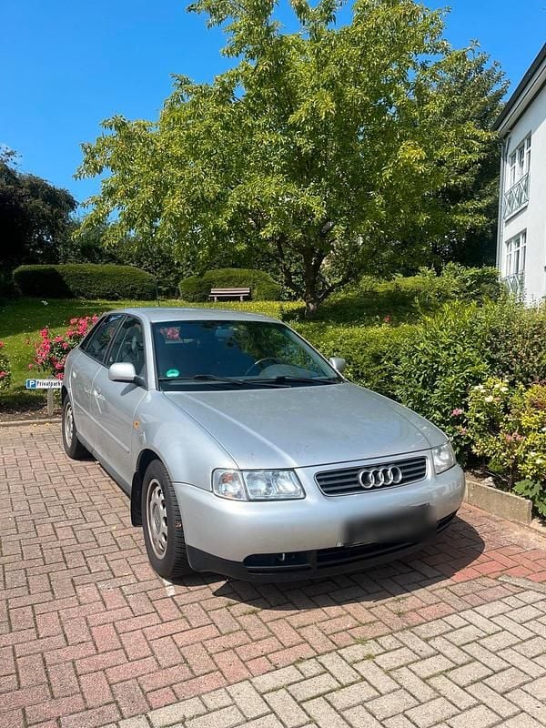 Silber Gebraucht 2000 Audi A3 Limousine | 650 € (Superpreis) - Bild 1/4