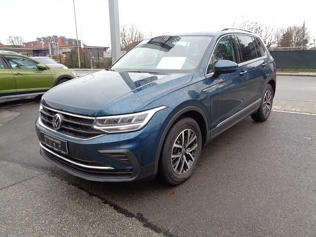 Gebraucht VW Tiguan Life 150 PS (110 kW) 2021 Nightshade blue (blau) SUV