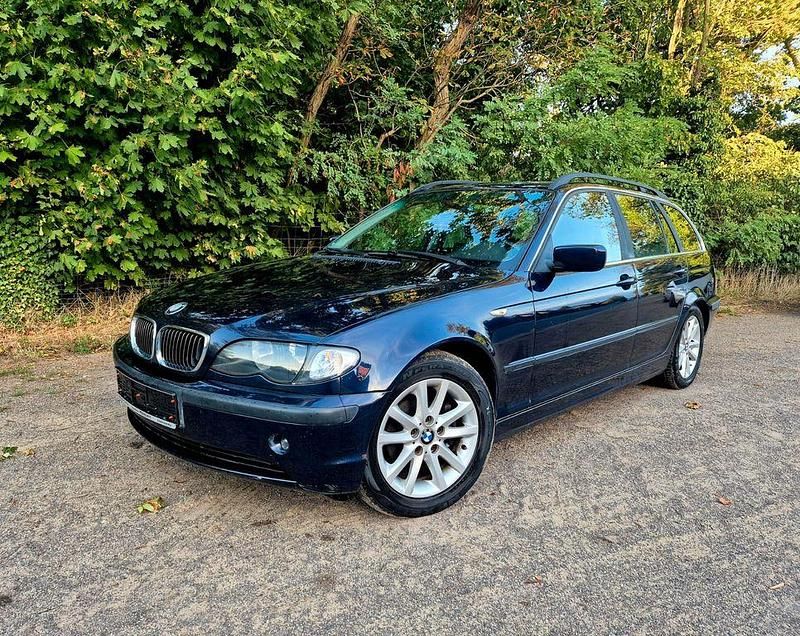 Blau Gebraucht 2004 BMW 316 Lifestyle Kombi | 2.499 € - Bild 1/4
