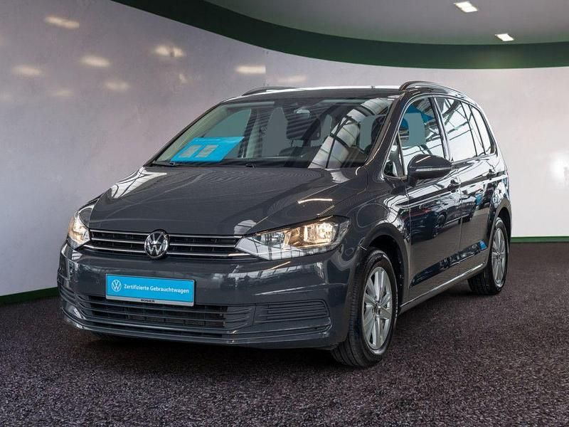 Gebraucht VW Touran Comfortline 122 PS (89 kW) 2022 Grau / uranograu Van / Kleinbus