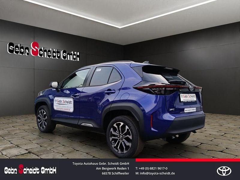 Neu Toyota Yaris Cross 131 PS (96 kW) 2025 Blau SUV
