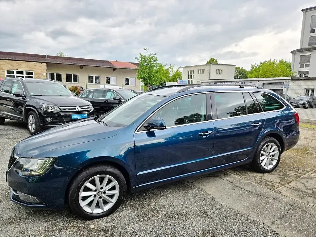 Gebraucht Skoda Superb 170 PS (125 kW) 2014 Blau Kombi