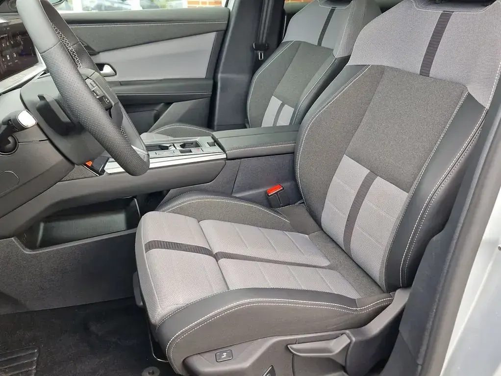 Gebraucht Opel Grandland X GSe 145 PS (106 kW) 2025 Silber SUV