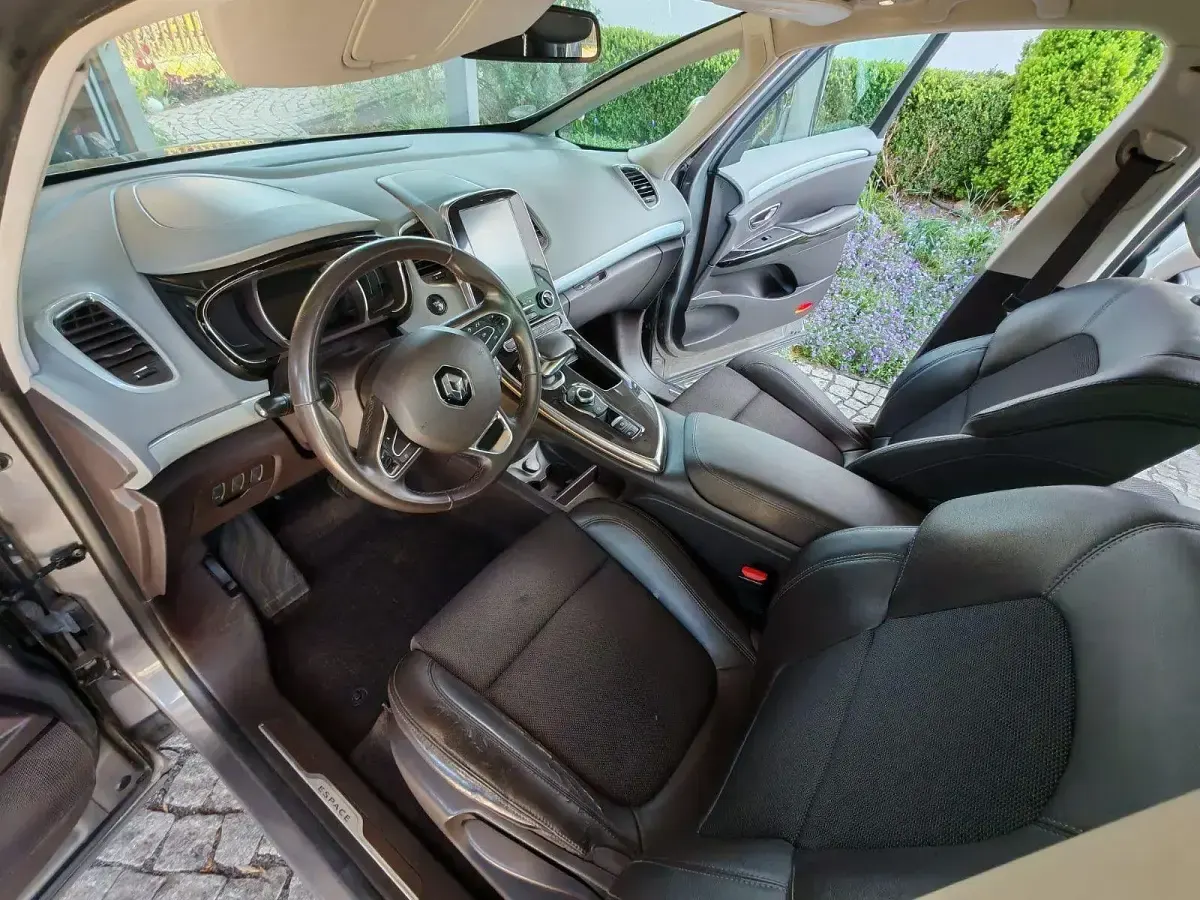 Gebraucht Renault Espace Intens 160 PS (117 kW) 2015 Silber Van / Kleinbus
