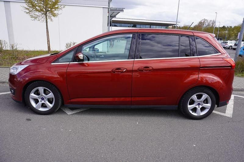 Gebraucht Ford Grand C-Max 150 PS (110 kW) 2017 Rot Van / Kleinbus