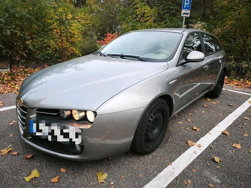 Silber Gebraucht 2009 Alfa Romeo 159 Coupé | 2.290 € (Guter Preis) - Bild 1/4