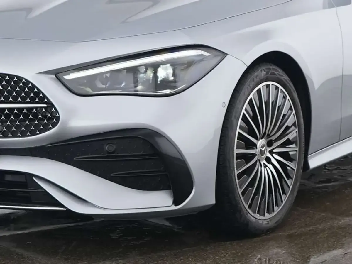 Gebraucht Mercedes CLE200 Advanced Plus 204 PS (150 kW) 2025 Hightechsilber Coupé