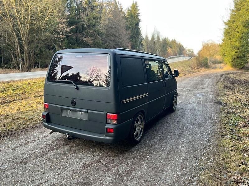 Second-hand VW T4 102 CP (75 kW) 2000 Negru Van