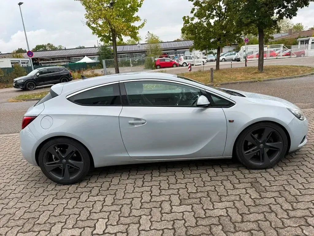 Gebraucht Opel Astra GTC Innovation 165 PS (121 kW) 2011 Grau Coupé