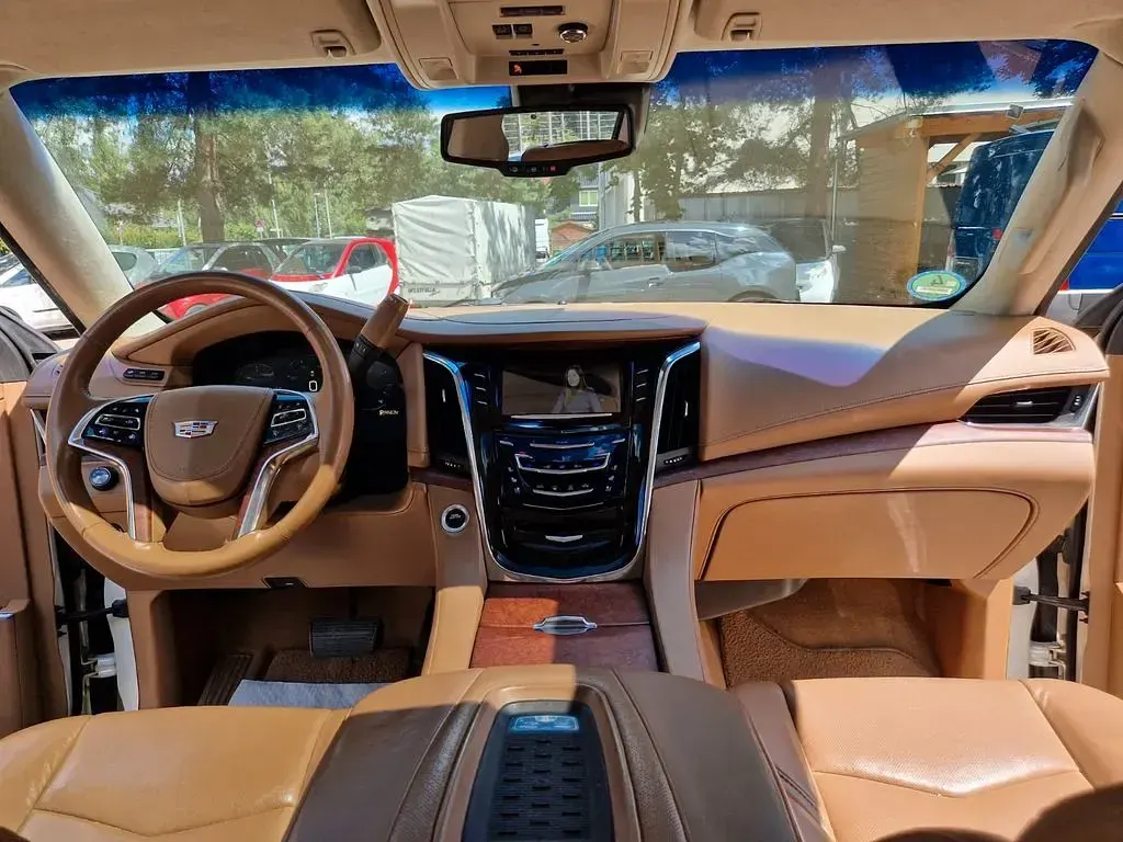 Gebraucht Cadillac Escalade 426 PS (313 kW) 2015 Weiß SUV
