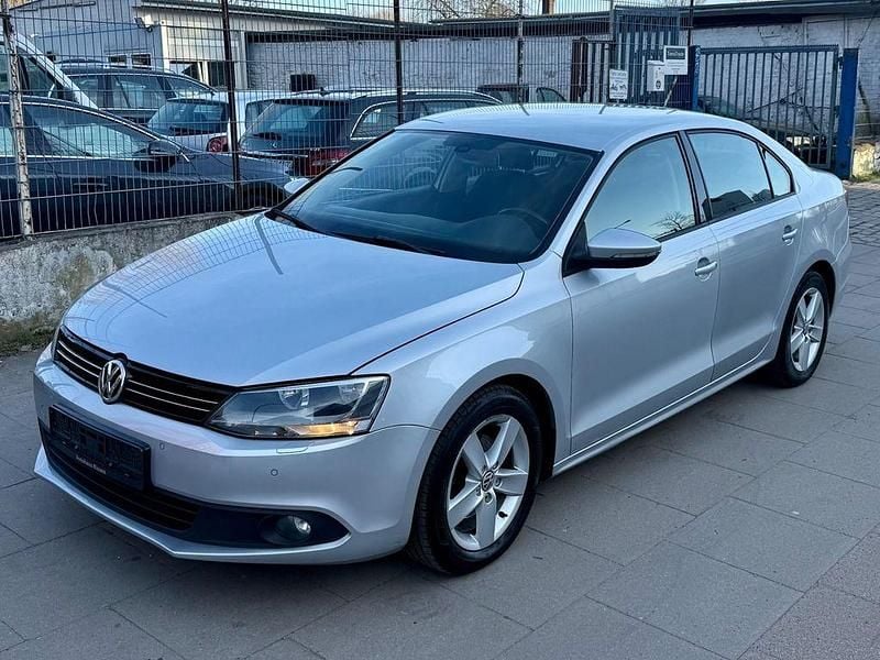 Gebraucht VW Jetta Comfortline 105 PS (77 kW) 2011 Silber Limousine