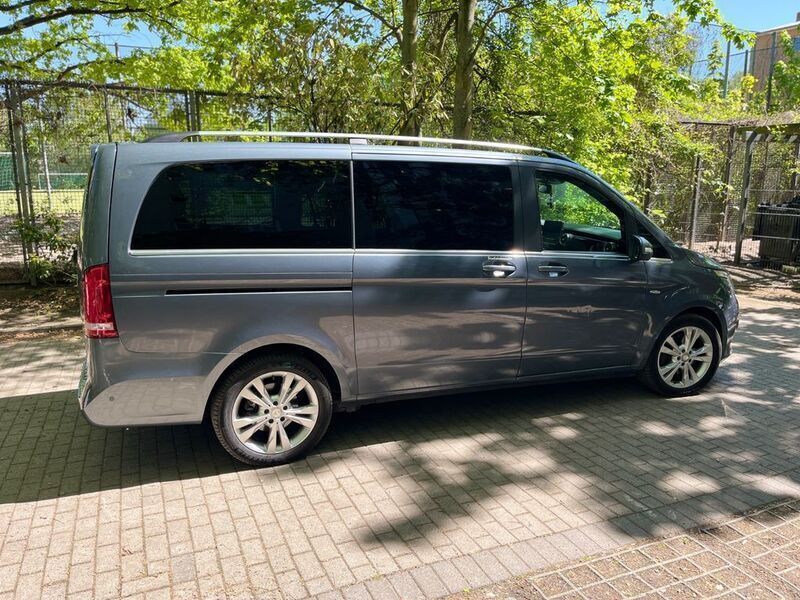 Grau Gebraucht 2016 Mercedes V250 Avantgarde Edition Van / Kleinbus | 39.900 € - Bild 1/4