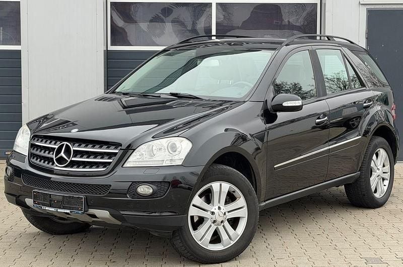 Używany Mercedes ML320 224 KM (164 kW) 2007 Czarny SUV