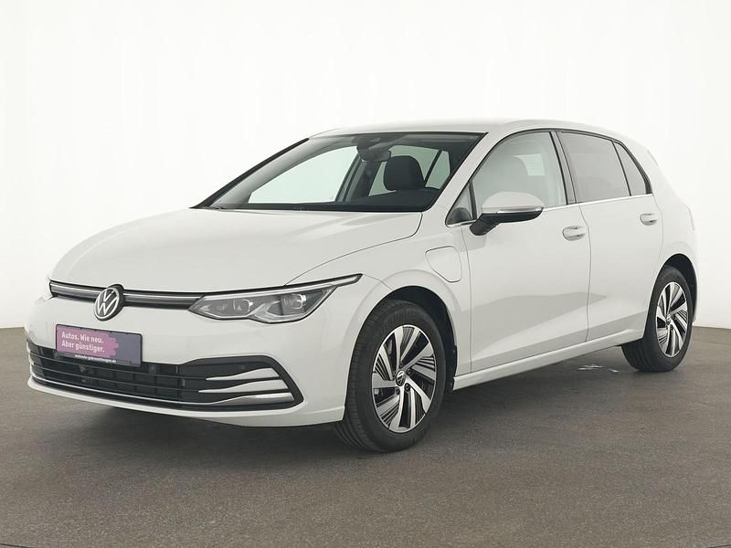 Weiß Gebraucht 2021 VW Golf VIII Style Limousine | 20.885 € (Superpreis) - Bild 1/4