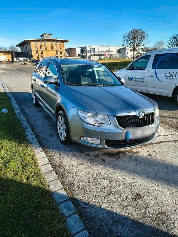 Gebraucht Skoda Superb 160 PS (117 kW) 2010 Grün Kombi