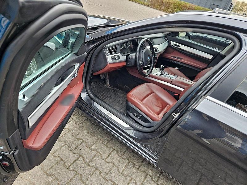 Gebraucht BMW 730L 245 PS (180 kW) 2011 Braun Limousine