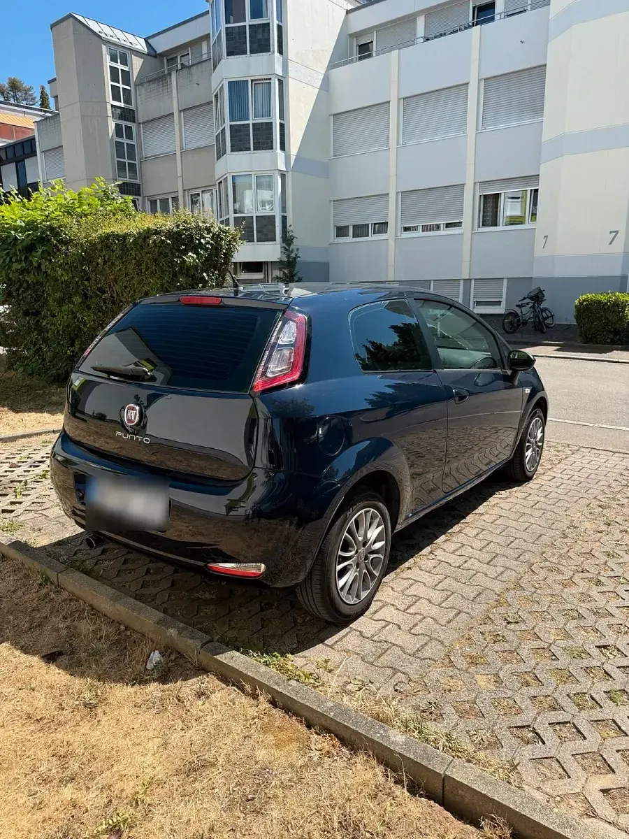 Gebraucht Fiat Punto Evo 105 PS (77 kW) 2012 Blau Kleinwagen