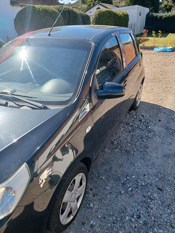Gebraucht Chevrolet Aveo 84 PS (61 kW) 2009 Schwarz Kleinwagen
