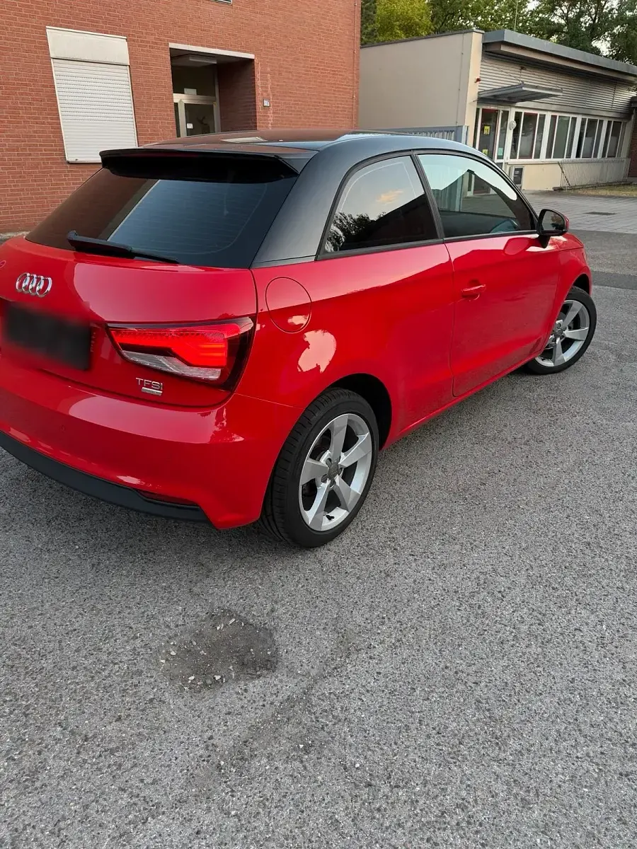 Gebraucht Audi A1 82 PS (60 kW) 2017 Rot Kleinwagen